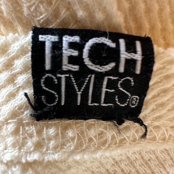 Techstyles Cream Vail Colorado Bohemian Base Layer Popover Thermal. Size Large - Picture 5 of 9